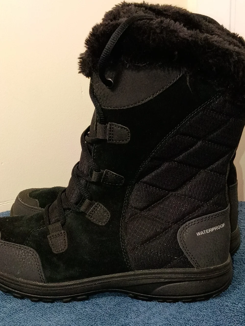Columbia Women's Black Winter Lace-Up Boots